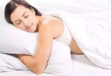 睡眠时最理想的温度是多少 睡眠最理想的入睡时间是几点 - 识趣