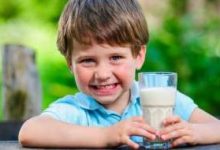 牛奶连包装盒热有毒吗(盒装牛奶连盒加热了还能喝吗?) - 识趣